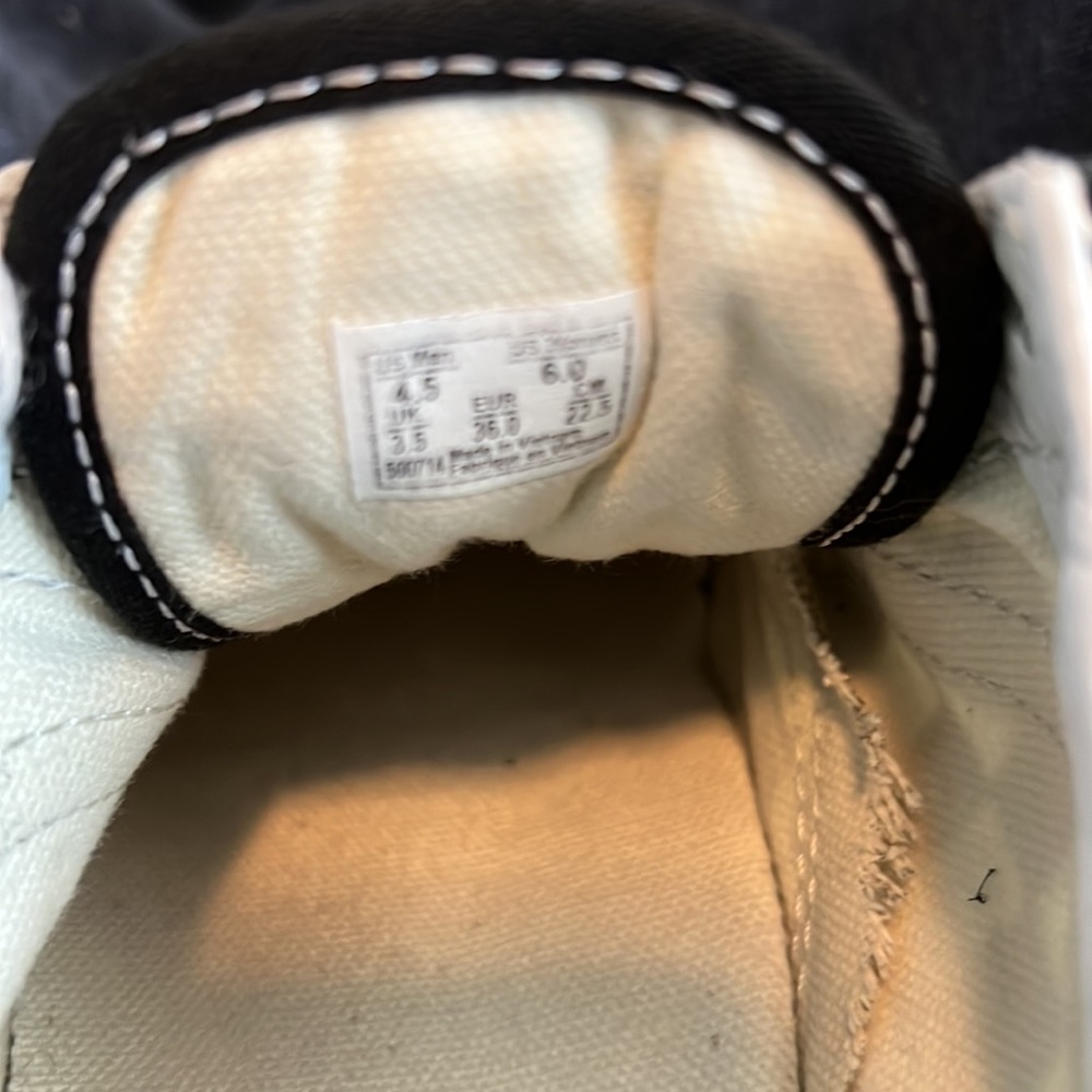 Vans - Picture 5 of 5